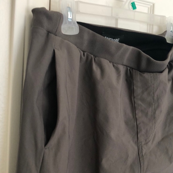 Zanerobe Salerno Tech' Stretch Nylon Jogger Pants - Picture 3 of 5